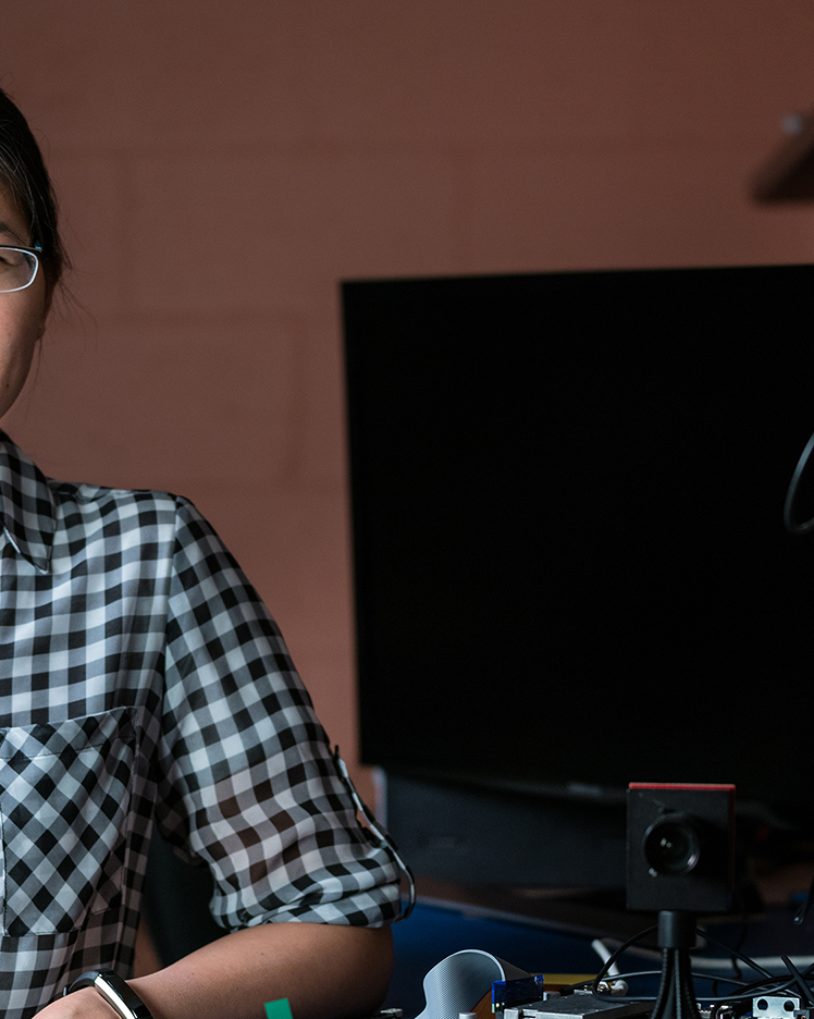 Vivienne Sze in her lab (photo credit: Lili Paquette)
