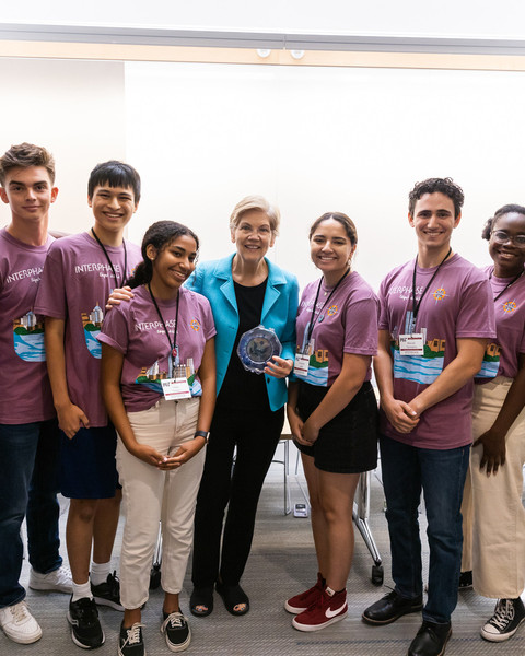 senator warren with MIT students