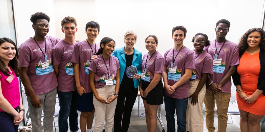 senator warren with MIT students